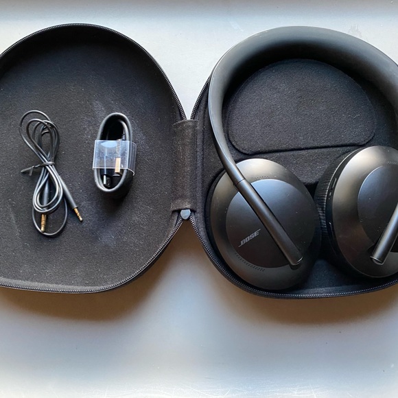 Bose Headphones 700 Wireless Noise Canceling